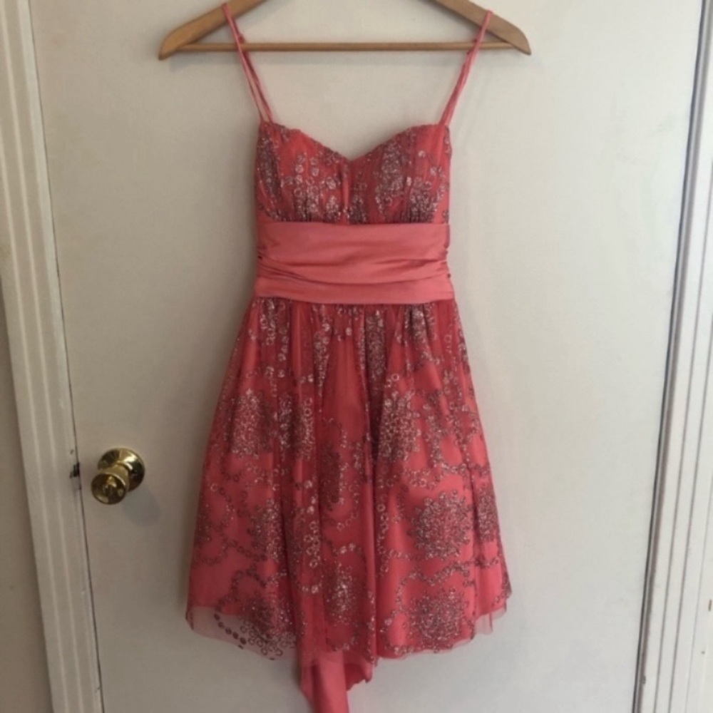 B. Darlin Sz 3/4 Short Formal/Prom Dress